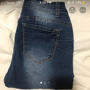 FASHION NOVA JEANS 1/2